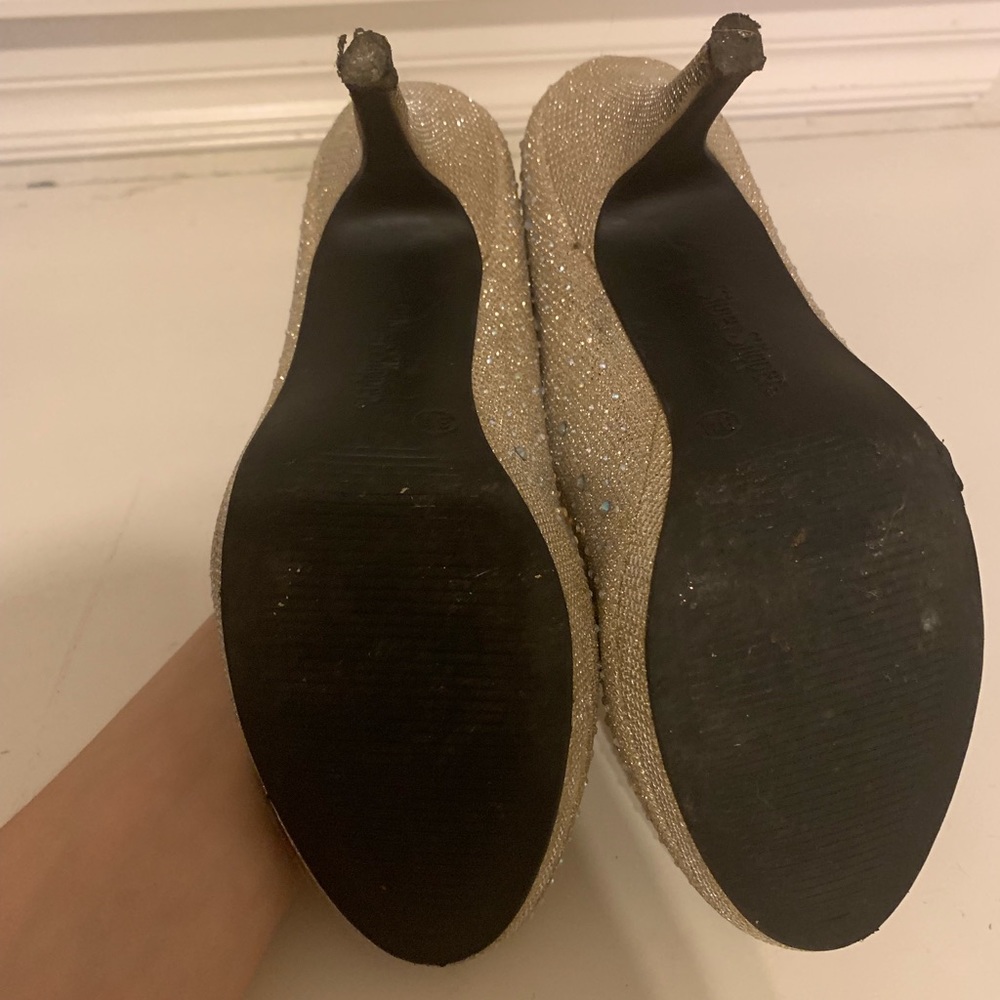 Pumps - Picture 6 of 6